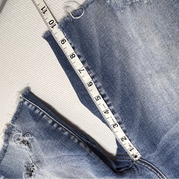 KanCan KC8347M Women’s Medium Wash Distressed Size 13 / 33 Jean Shorts J… - Picture 3 of 8